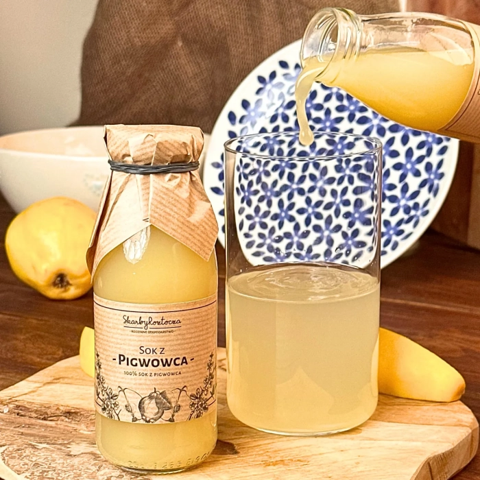 japanese quince juice skarby roztocza product square serving suggestion