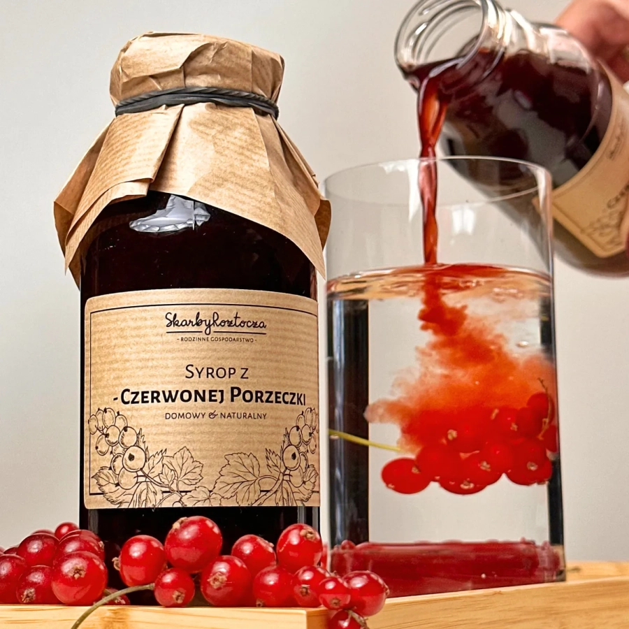 syrop-z-czerwonej-porzeczki-skarby-roztocza-front-produktowe-kwadrat-owoc-napoj2.webp