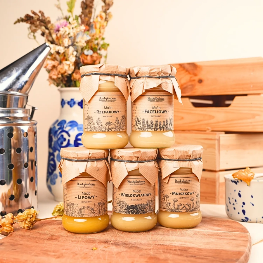zestaw-roznych-miodow-5-malych-sloikow-produktowe-front3.webp