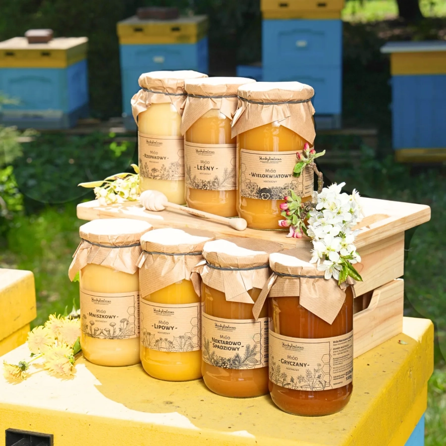 set aus verschiedenen honigsorten 7 große gläser produkt bienenstock