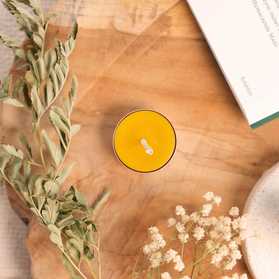 100percent 14g beeswax tea light with