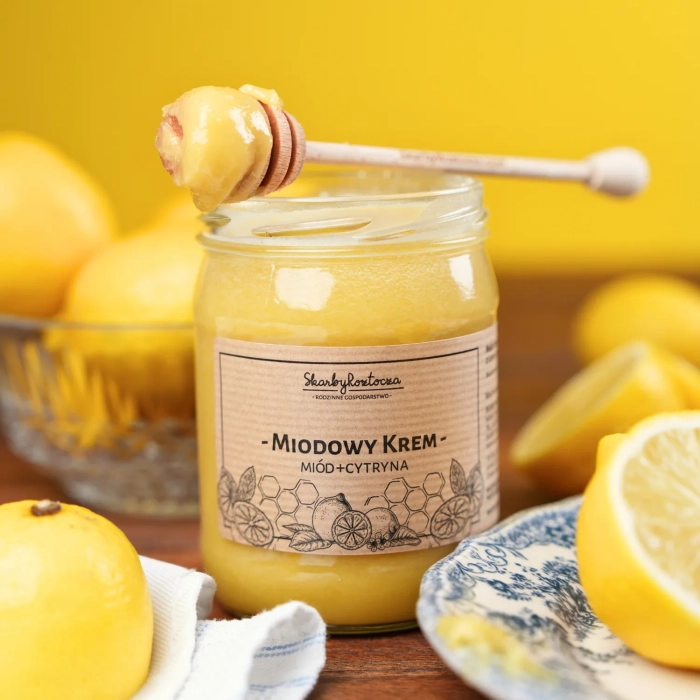 miod-z-cytryna-650g-skarby-roztocza-konstencja-nabierak.webp